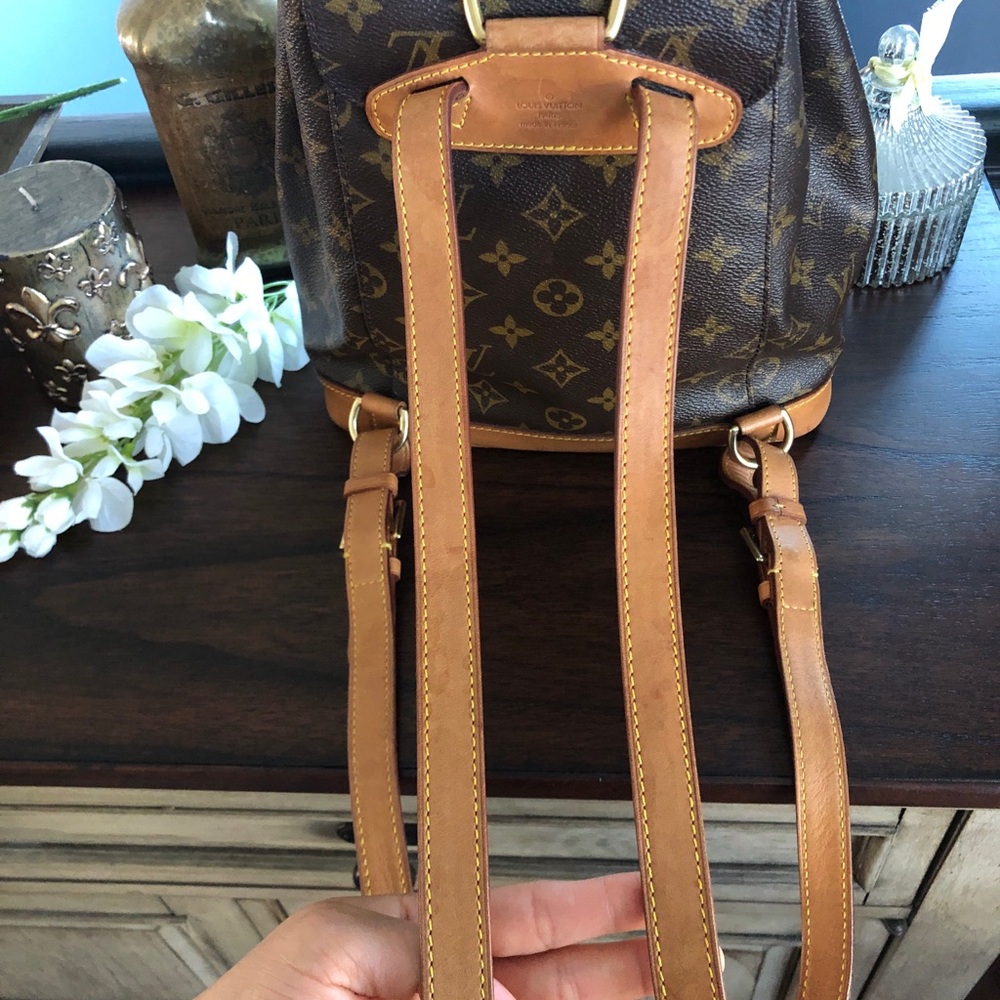 Louis Vuitton Montsouris MM - Picture 4 of 8